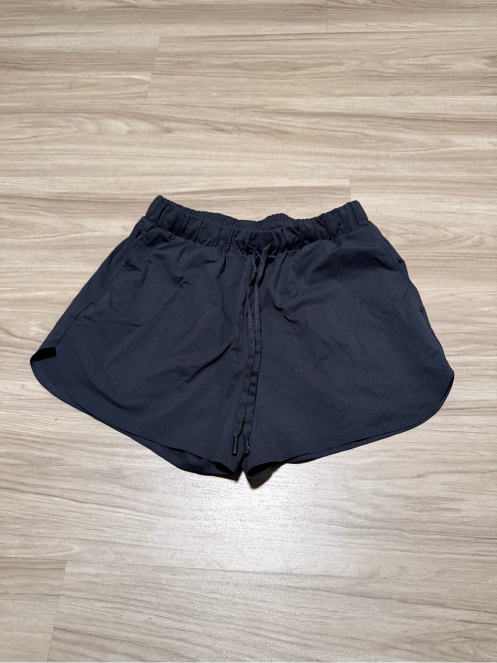 Uniqlo Women's Black Elastic Waist Pull-On Shorts